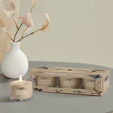 Yankee Candle Amber & Sandalwood Filled Votive Candle