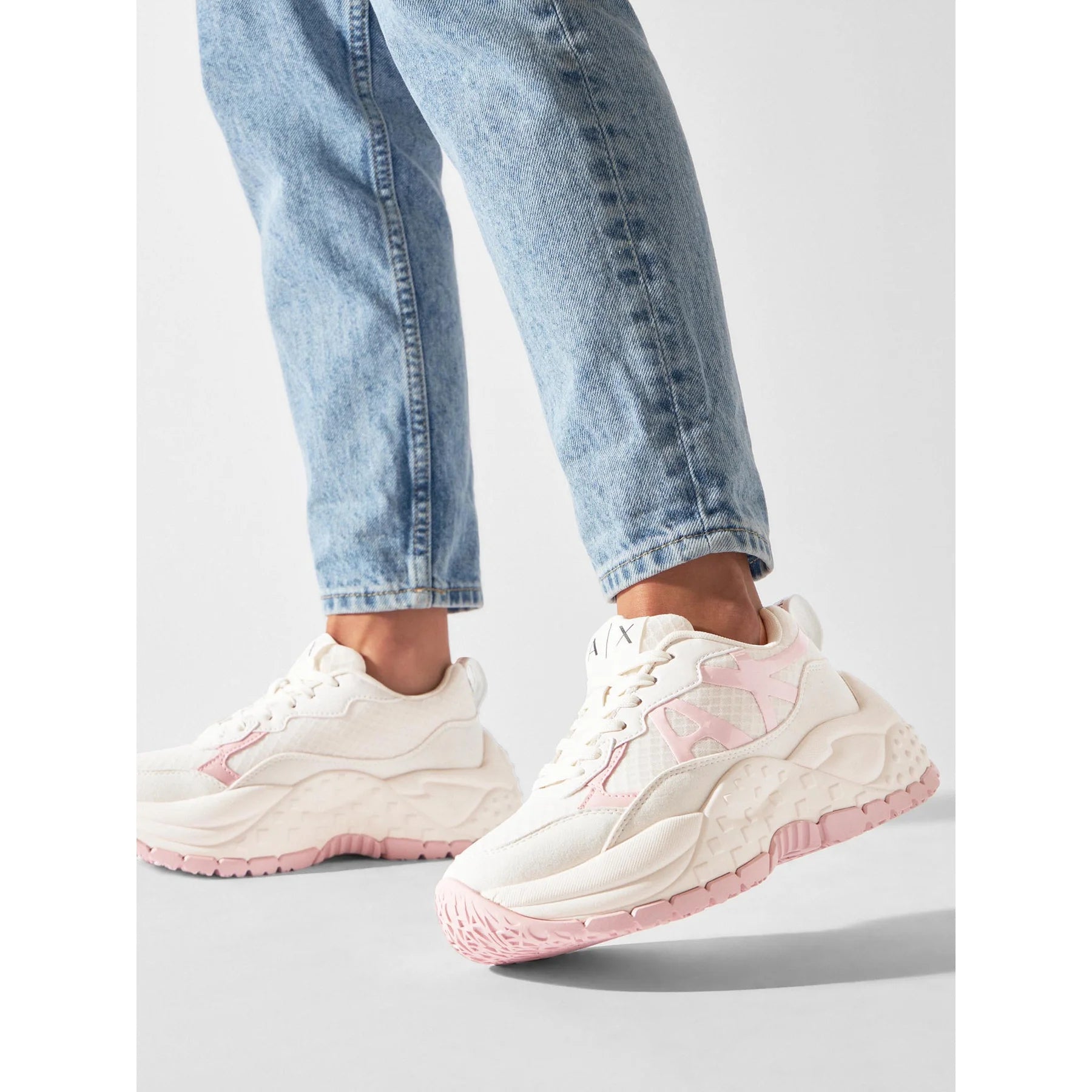 Armani Exchange Women’s Sneakers – Off White with Rose Detailing ARMANI EXCHANGE