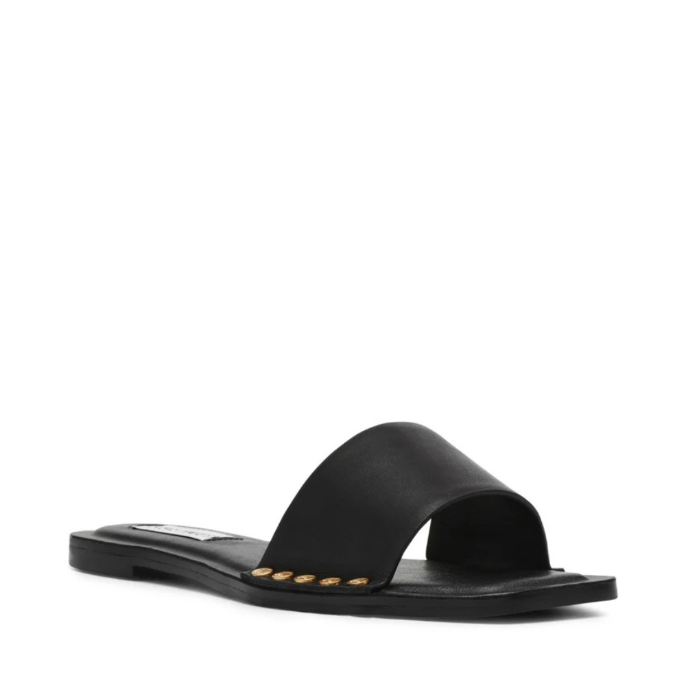 Steve Madden Kapitol black leather sandal, perfect for daily wear. Ideal for office, casual outings, or semi-formal occasions.