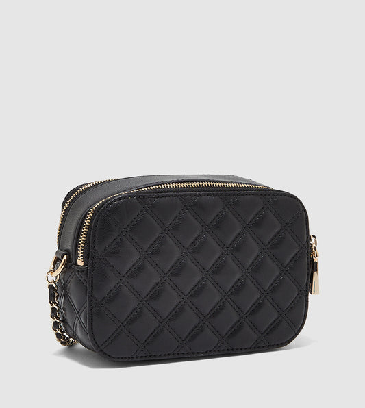 GUESS
QUILTED CAMERA CROSSBODY BAG